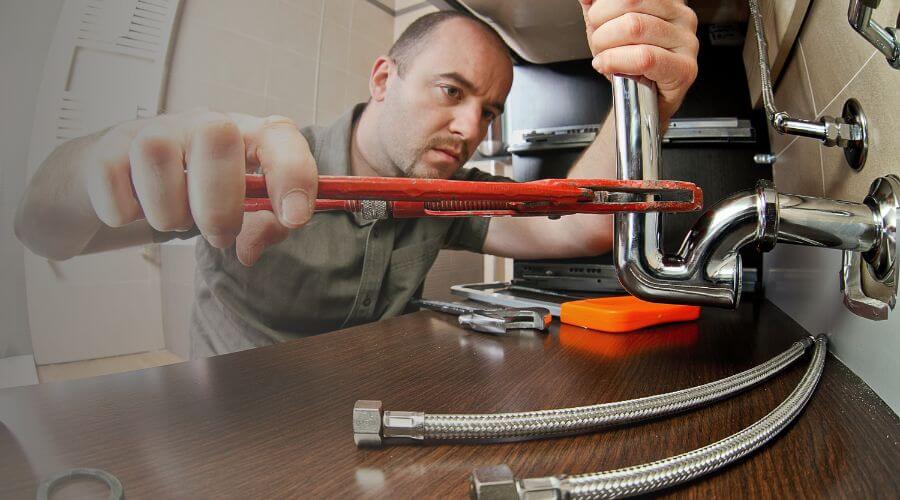 Expert burst pipe repair services in Roma, TX